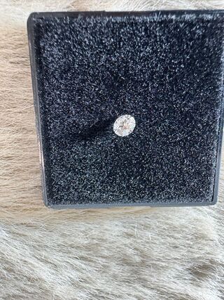 0.32 karaat diamant (gecertificeerd)